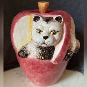 Vintage Hand Painted Made in Italy Cat in Apple Cookie Jar Great Condition! RARE